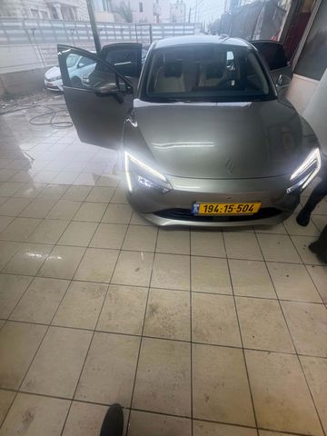 אי.וי איזי Limo