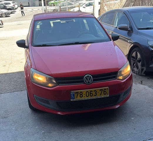 פולו  Trendline ידני 5 דל 1.4 (85 כ״ס)