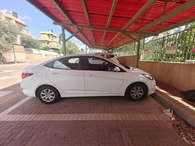 יונדאי אקסנט i25