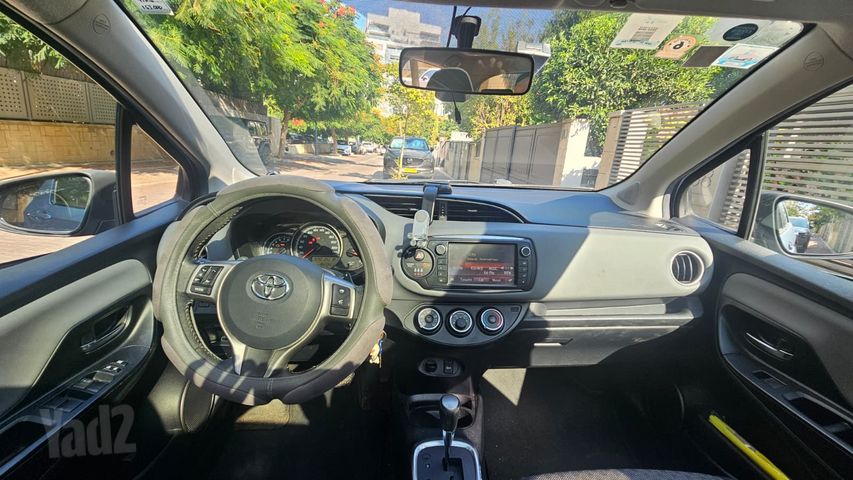 טויוטה יאריס