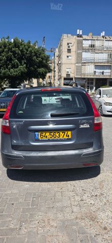 יונדאי i30
