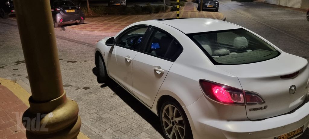 מודעת רכב מאזדה 3
