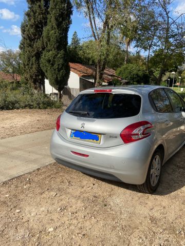 פיג'ו 208