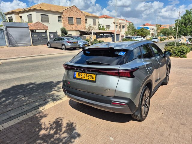 צ׳רי FX