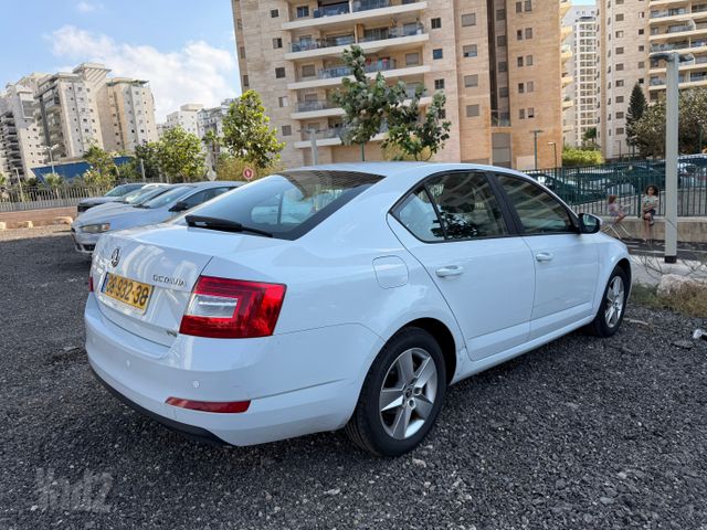 סקודה אוקטביה