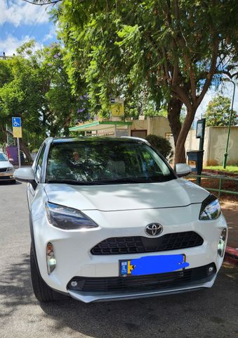 טויוטה יאריס קרוס