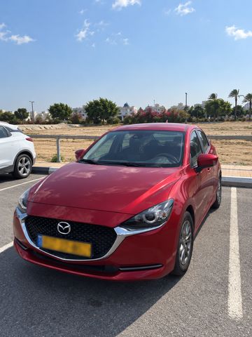 מודעת רכב מאזדה 2