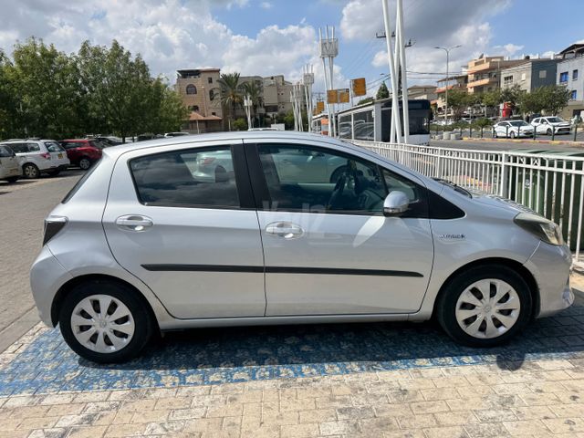 טויוטה יאריס