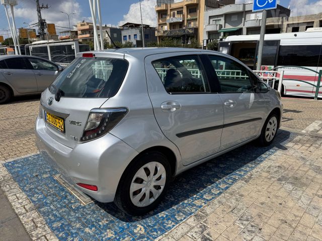 טויוטה יאריס