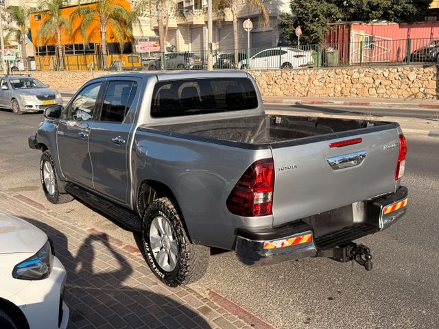 טויוטה היילקס