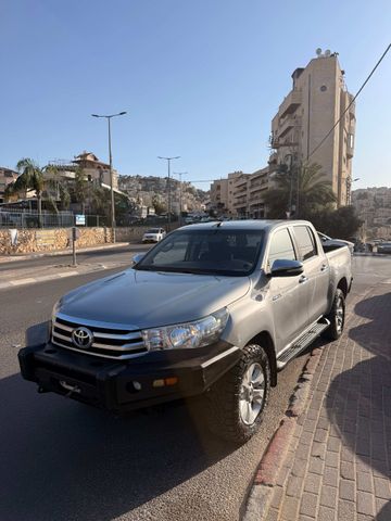 טויוטה היילקס