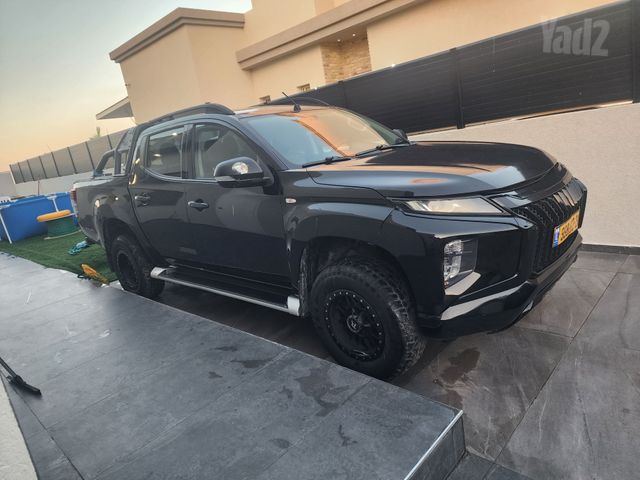 מיצובישי טרייטון / L200