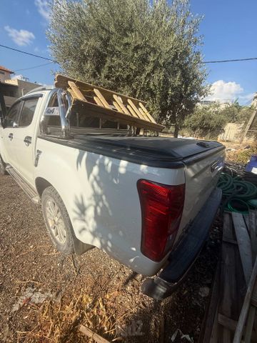 איסוזו די-מקס