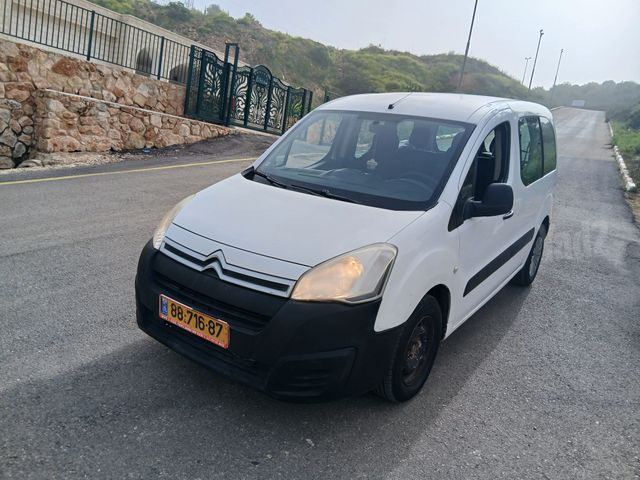 מודעת רכב סיטרואן ברלינגו