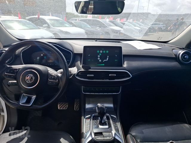 מודעת רכב אם ג'י EHS PHEV 1