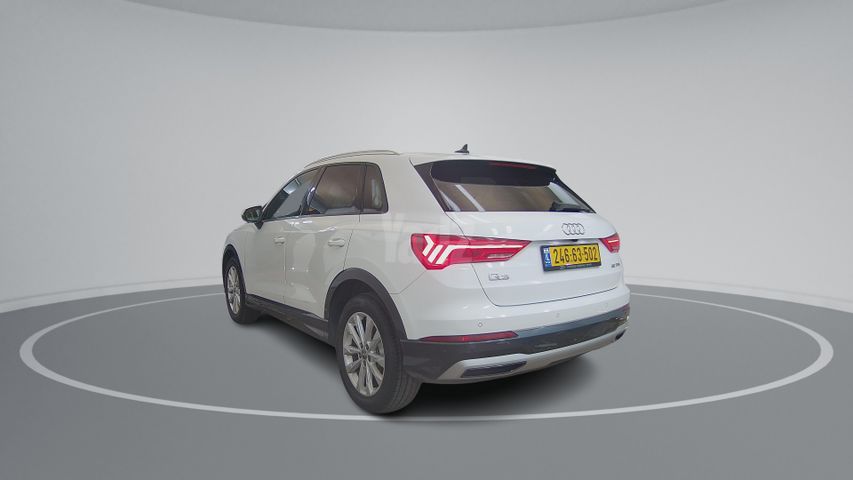 אאודי Q3