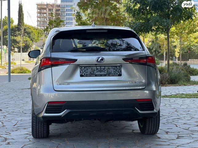 לקסוס NX