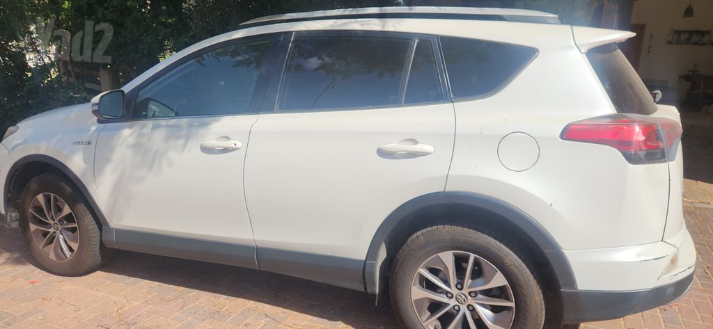 טויוטה RAV4