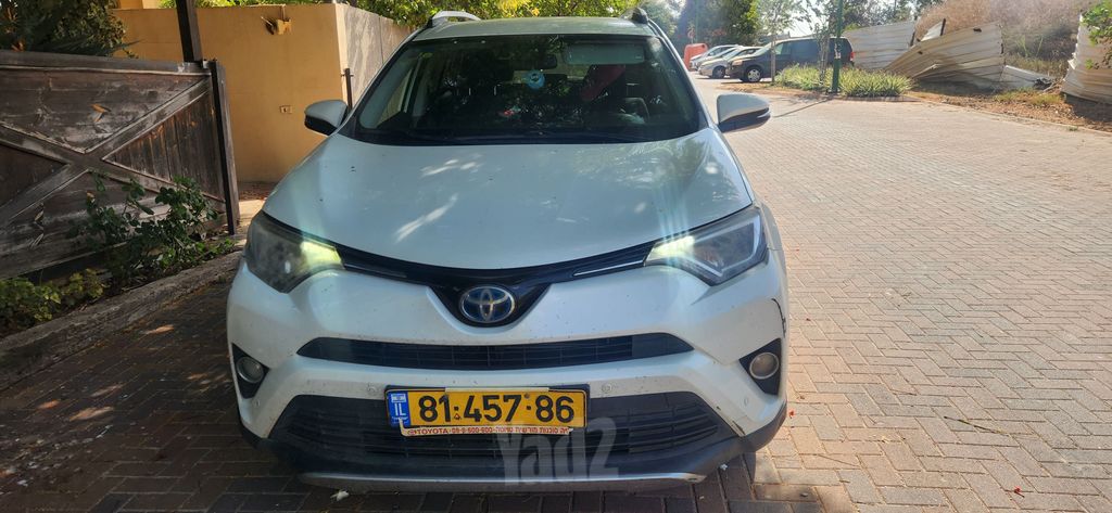 טויוטה RAV4