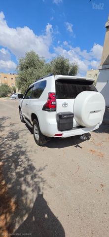 טויוטה לנד קרוזר