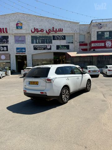 מיצובישי אאוטלנדר