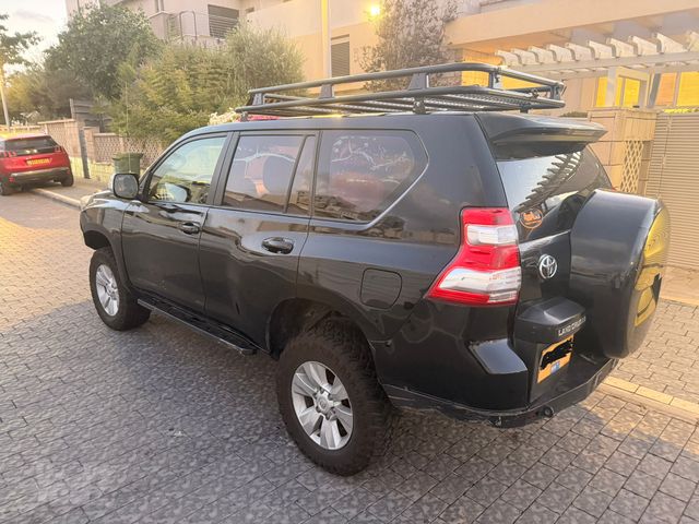 טויוטה לנד קרוזר