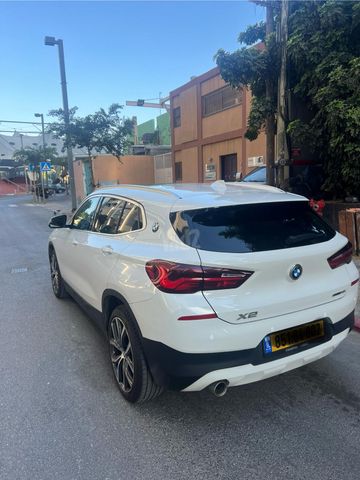 ב מ וו X2