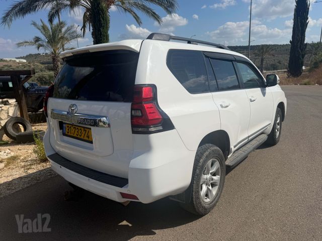 טויוטה לנד קרוזר