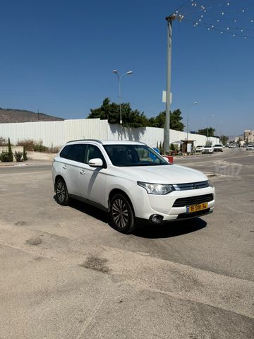 מיצובישי אאוטלנדר