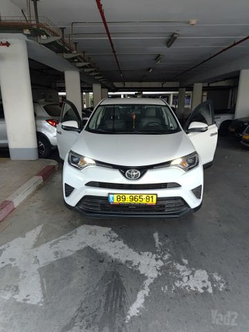 מודעת רכב טויוטה RAV4