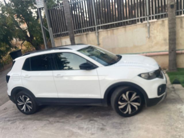מודעת רכב פולקסווגן T-קרוס