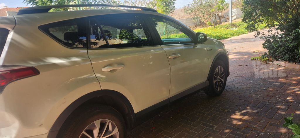 טויוטה RAV4