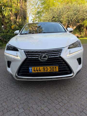 לקסוס NX