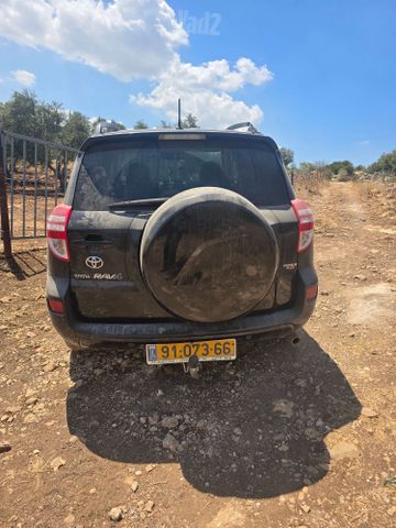 טויוטה RAV4