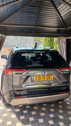 טויוטה RAV4