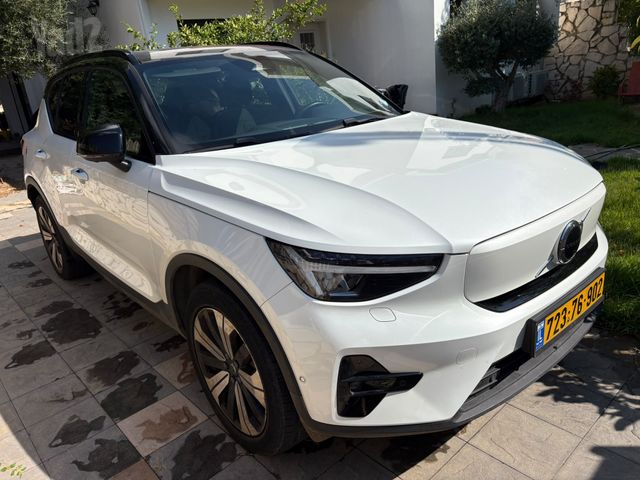 וולוו XC40