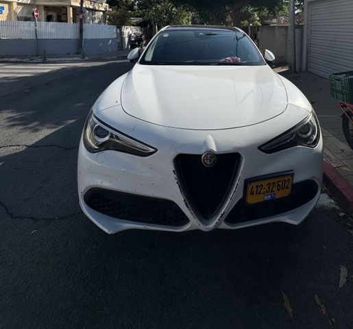 מודעת רכב אלפא רומיאו סטלביו