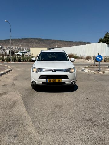 מיצובישי אאוטלנדר