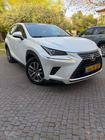 לקסוס NX