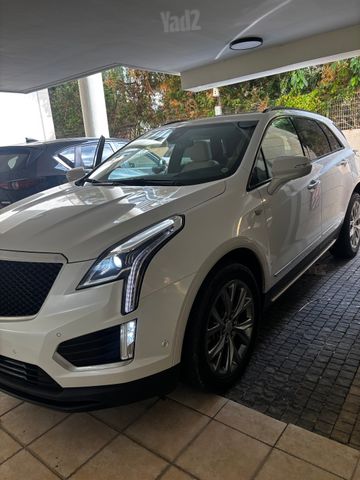קאדילק XT5
