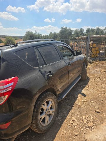 טויוטה RAV4