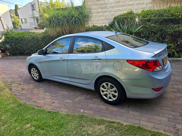 יונדאי אקסנט i25