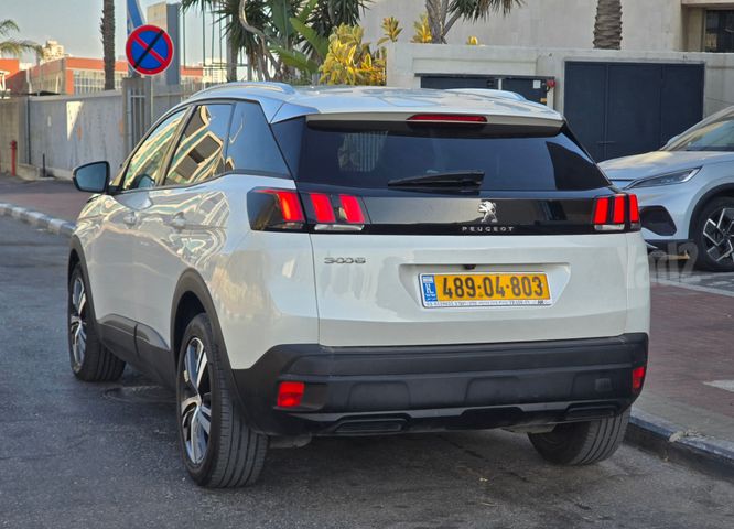 פיג'ו 3008