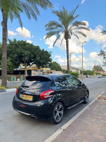 פיג'ו 208