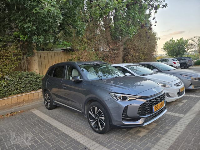 אם ג'י ZS