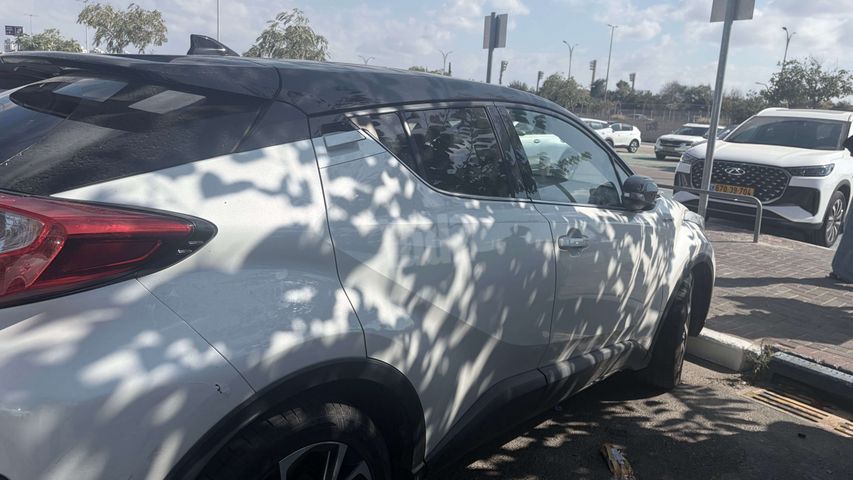 מודעת רכב טויוטה C-HR