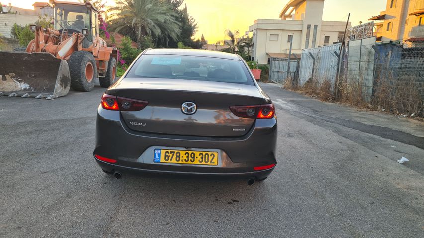 מאזדה 3