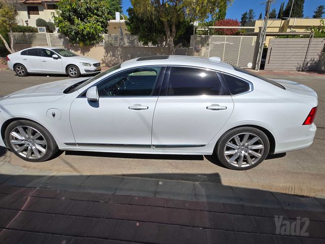 וולוו S90