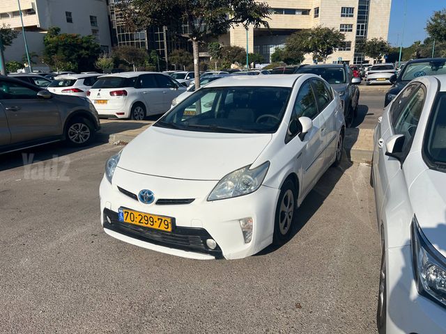 מודעת רכב טויוטה פריוס