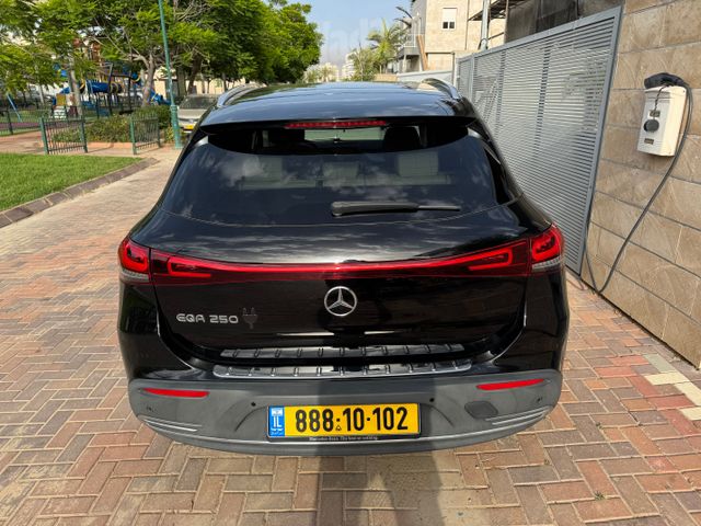 מרצדס-בנץ EQA